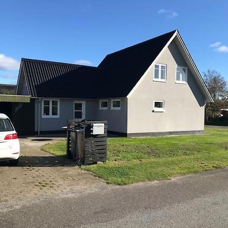 Hyggeligt Byhus Taet Ved Skov Og Togstation Ålbæk エクステリア 写真