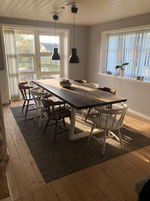 Hyggeligt Byhus Taet Ved Skov Og Togstation Ålbæk エクステリア 写真